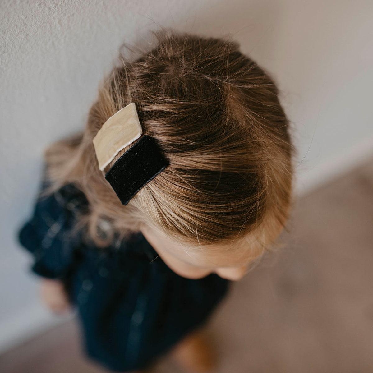 Holly Set - Velvet Hair Clips – alternate view 6
